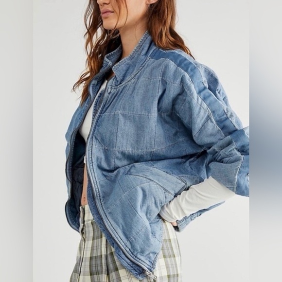 EXCELLENT - Free People Dolman Medium Wash Blue Quilted Denim Jacket Large - Picture 3 of 8